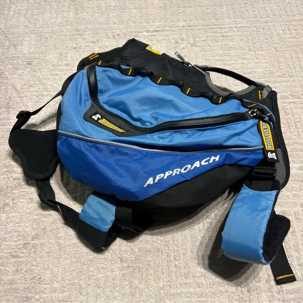 Ruffwear Approach Dog Pack Day Hiking Overnight dog backpack Size Medium